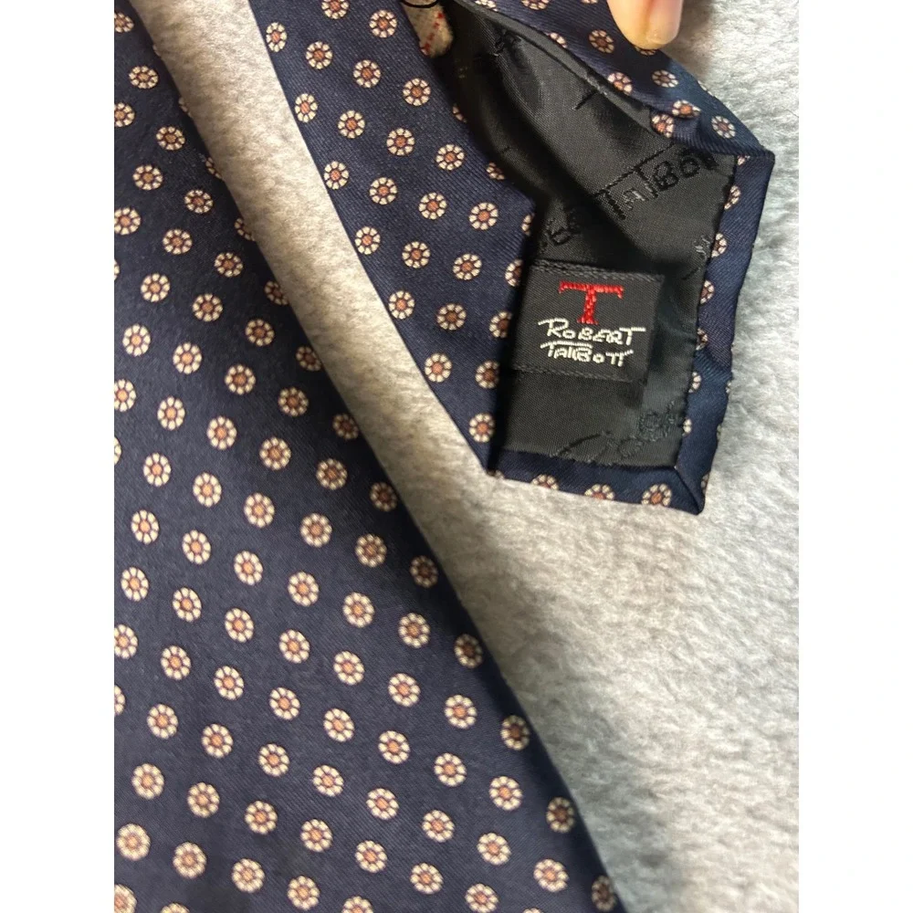 Robert Talbott Navy Blue Silk Medallion Print Hand Sewn Necktie Geometric Floral